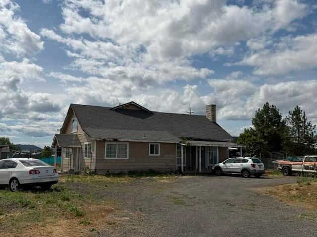 7465 Table Rock Terrace, Central Point, OR 97502