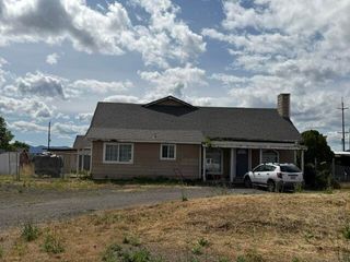7465 Table Rock Terrace, Central Point, OR 97502