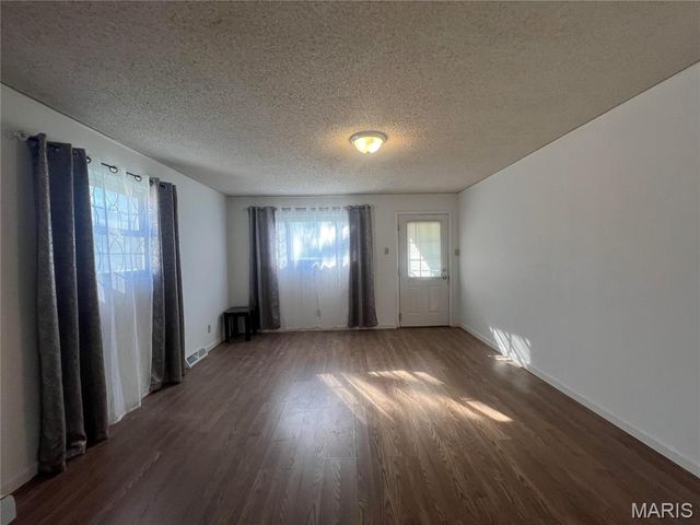 19 Shumate Avenue, St Ann, MO 63043