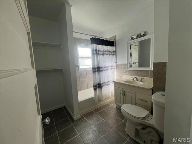 19 Shumate Avenue, St Ann, MO 63043