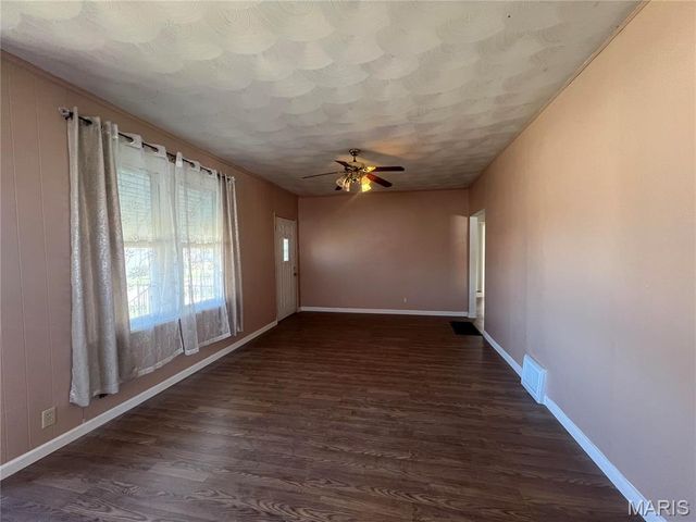 19 Shumate Avenue, St Ann, MO 63043