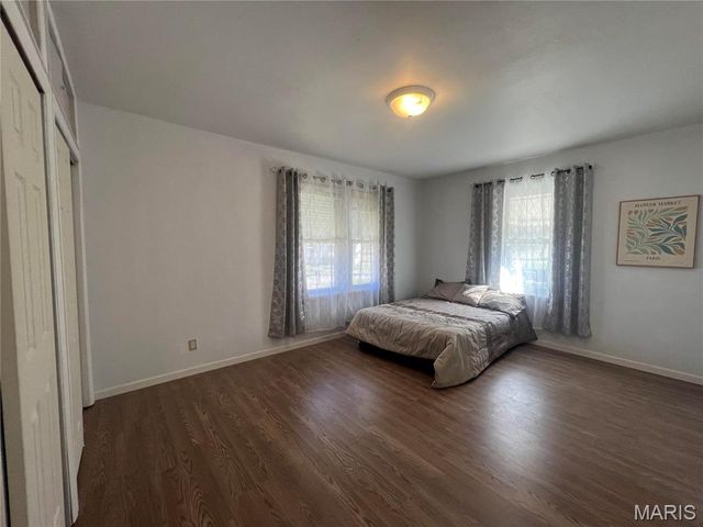 19 Shumate Avenue, St Ann, MO 63043