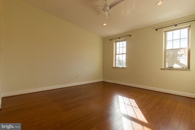 235 W JEFFERSON ST, Philadelphia, PA 19122