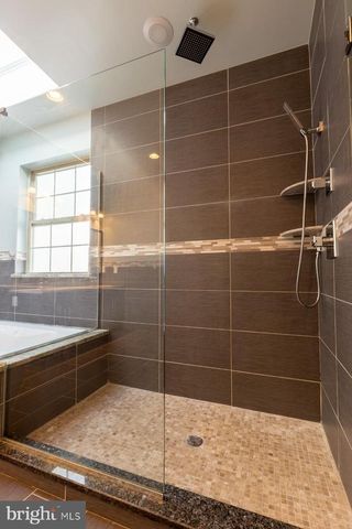 235 W JEFFERSON ST, Philadelphia, PA 19122