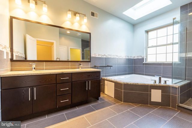 235 W JEFFERSON ST, Philadelphia, PA 19122