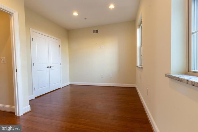 235 W JEFFERSON ST, Philadelphia, PA 19122