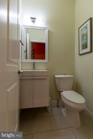 235 W JEFFERSON ST, Philadelphia, PA 19122