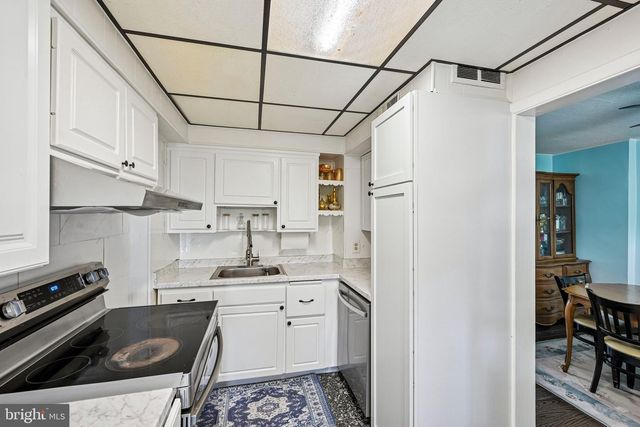 425 ARLINGTON AVE, Upper Darby, PA 19082