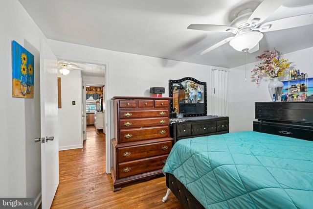 425 ARLINGTON AVE, Upper Darby, PA 19082