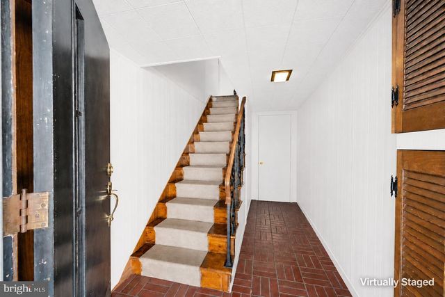 425 ARLINGTON AVE, Upper Darby, PA 19082