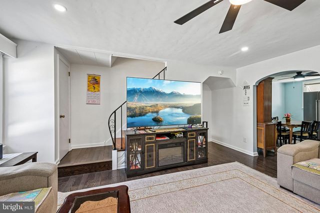 425 ARLINGTON AVE, Upper Darby, PA 19082