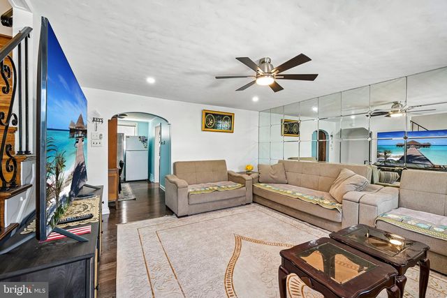 425 ARLINGTON AVE, Upper Darby, PA 19082