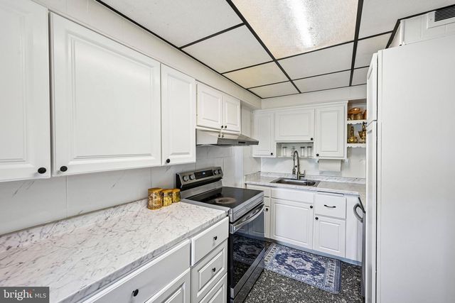 425 ARLINGTON AVE, Upper Darby, PA 19082