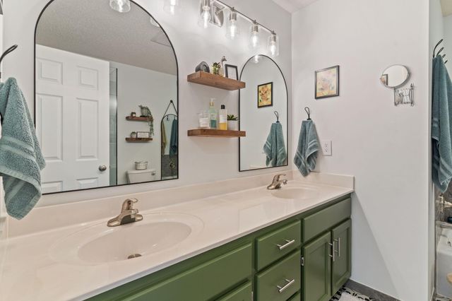 20570 Georgia Avenue N, Forest Lake, MN 55025