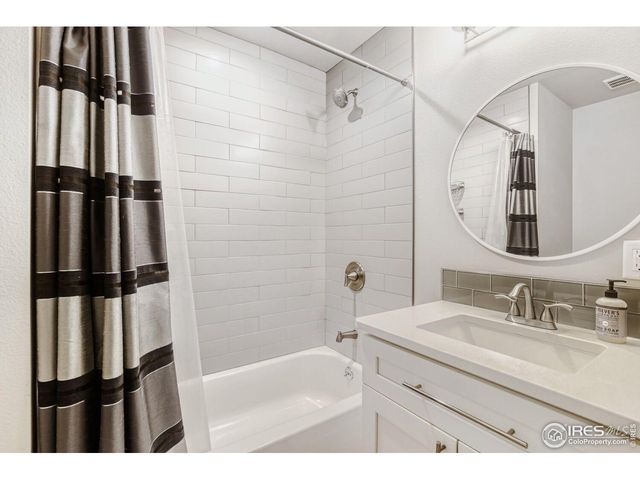 312 W 50th St, Loveland, CO 80538