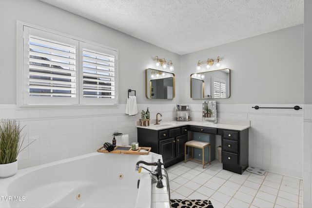 18459 John Ashley Drive, Abingdon, VA 24211