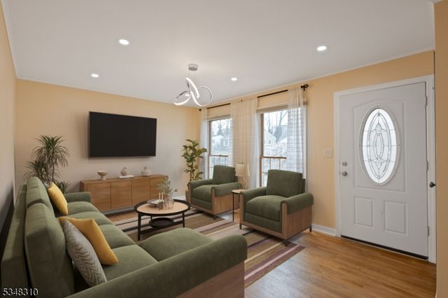 18 Haven Ter, Sayreville Boro, NJ 08859