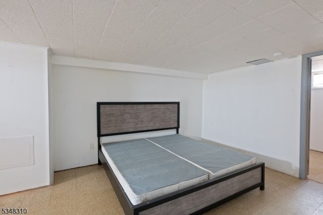 18 Haven Ter, Sayreville Boro, NJ 08859