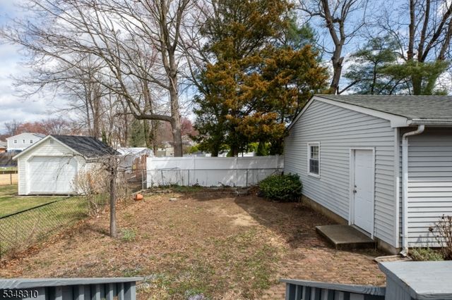 18 Haven Ter, Sayreville Boro, NJ 08859