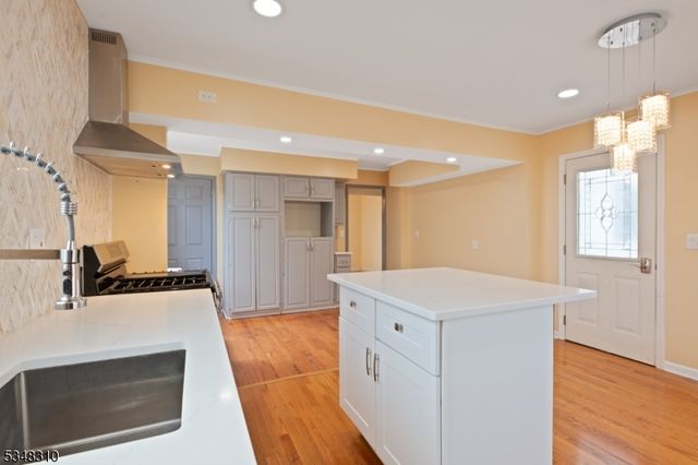 18 Haven Ter, Sayreville Boro, NJ 08859