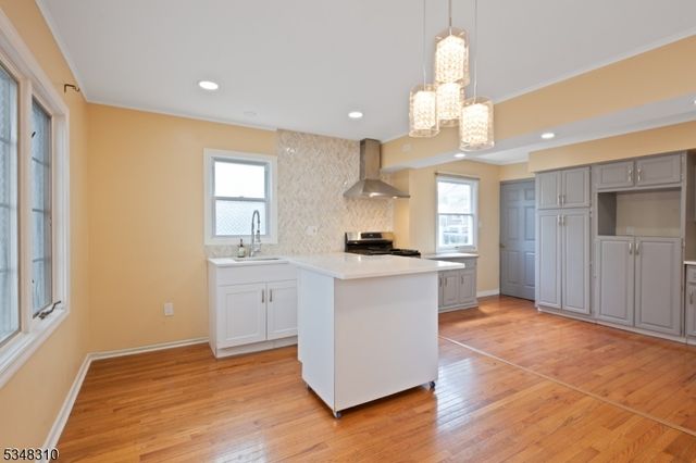 18 Haven Ter, Sayreville Boro, NJ 08859