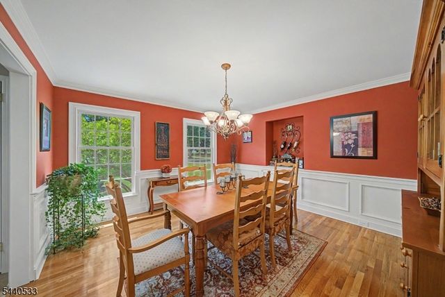 22 Spy Ln, Readington Twp., NJ 08822