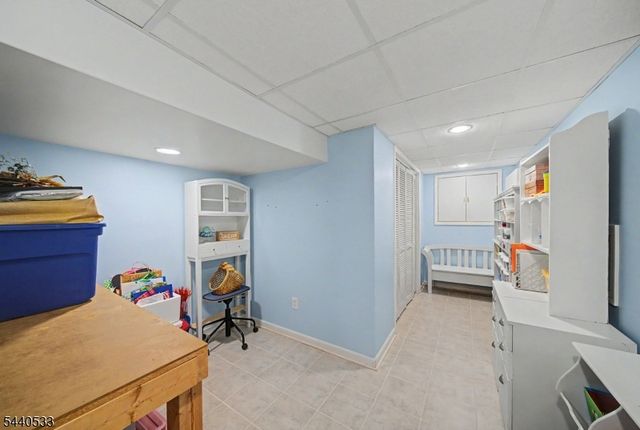 22 Spy Ln, Readington Twp., NJ 08822