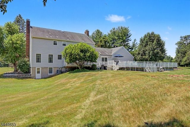 22 Spy Ln, Readington Twp., NJ 08822