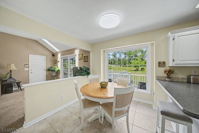 22 Spy Ln, Readington Twp., NJ 08822