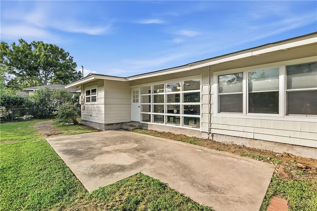1206 Marsteller Avenue, College Station, TX 77840