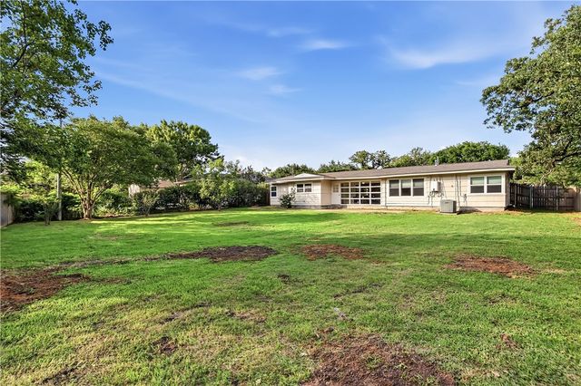 1206 Marsteller Avenue, College Station, TX 77840