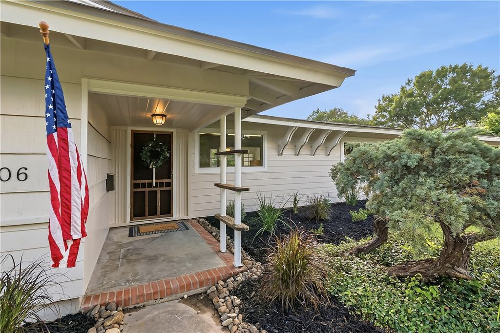 1206 Marsteller Avenue, College Station, TX 77840