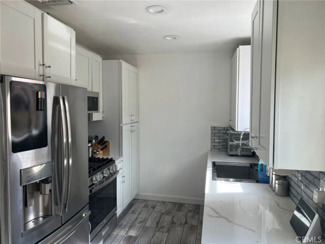 19415 Hart, Reseda, CA 91335