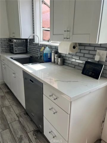 19415 Hart, Reseda, CA 91335