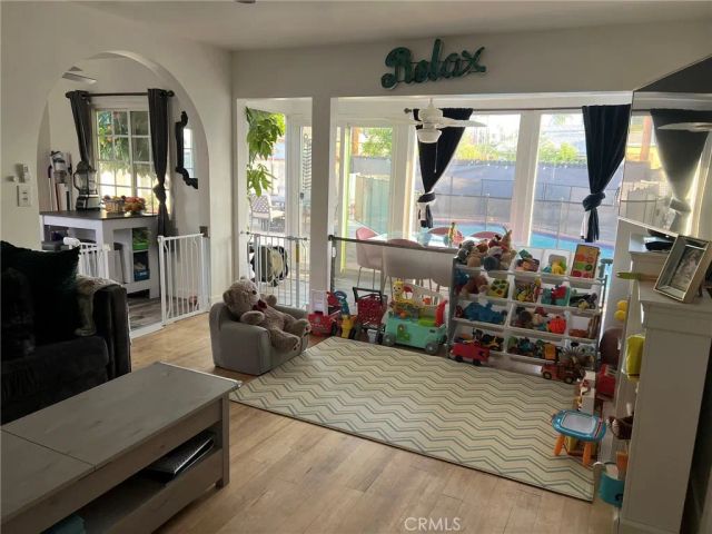 19415 Hart, Reseda, CA 91335