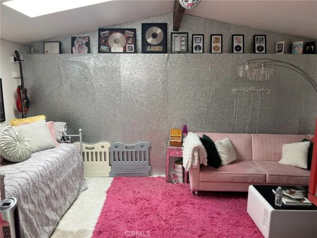 19415 Hart, Reseda, CA 91335