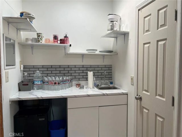 19415 Hart, Reseda, CA 91335