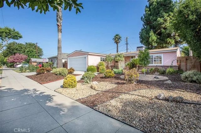 19415 Hart, Reseda, CA 91335