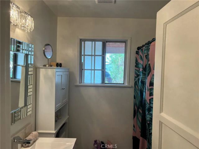 19415 Hart, Reseda, CA 91335