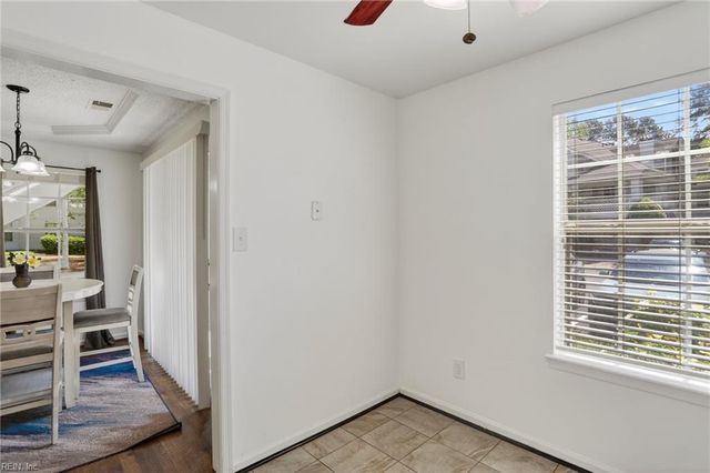 708 Inlet Quay Apt B, Chesapeake, VA 23320