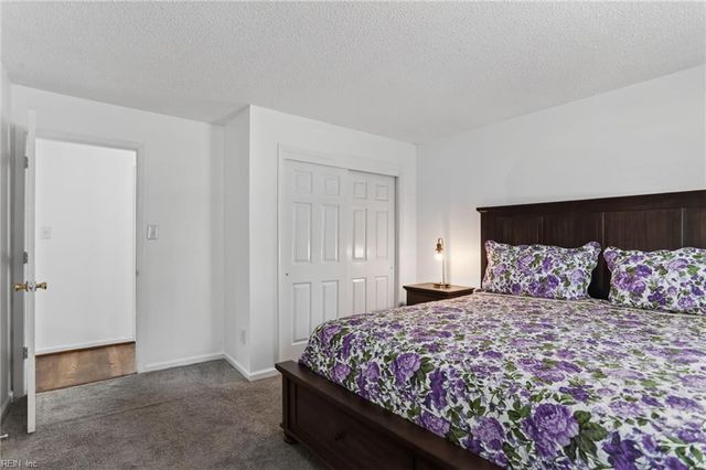 708 Inlet Quay Apt B, Chesapeake, VA 23320