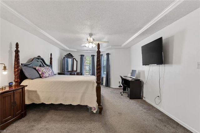 708 Inlet Quay Apt B, Chesapeake, VA 23320