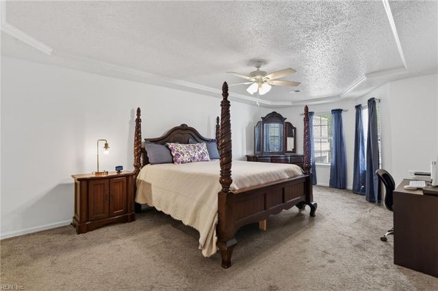 708 Inlet Quay Apt B, Chesapeake, VA 23320