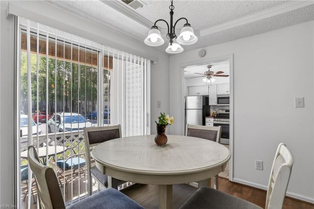 708 Inlet Quay Apt B, Chesapeake, VA 23320