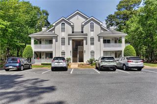 708 Inlet Quay Apt B, Chesapeake, VA 23320