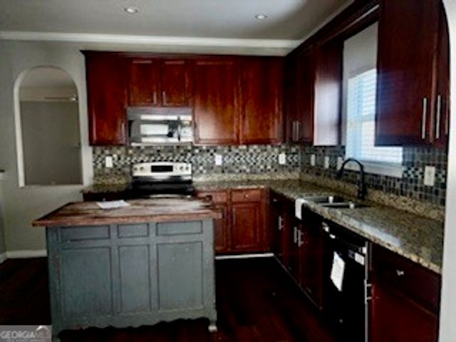 10955 Southwood Drive, Hampton, GA 30228