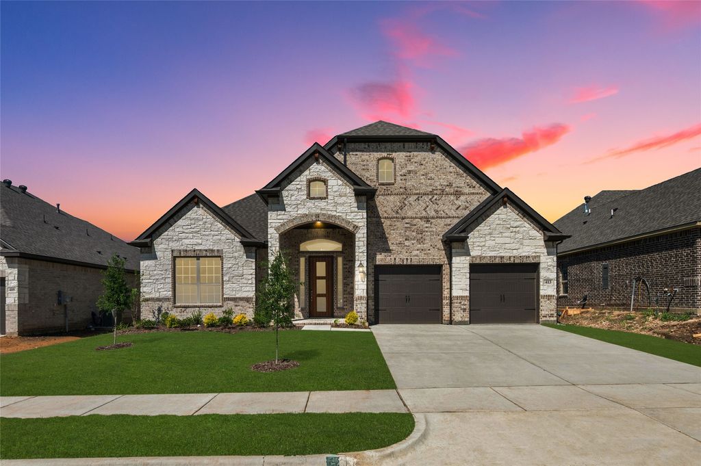 413 Daybreak Drive, Waxahachie, TX 75167