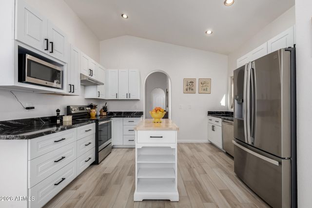 26034 S HOLLYGREEN Drive, Sun Lakes, AZ 85248