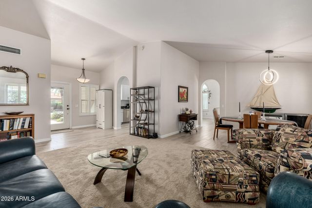 26034 S HOLLYGREEN Drive, Sun Lakes, AZ 85248