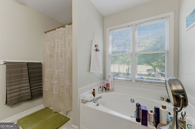 800 Lodgeview Drive, Bethlehem, GA 30620
